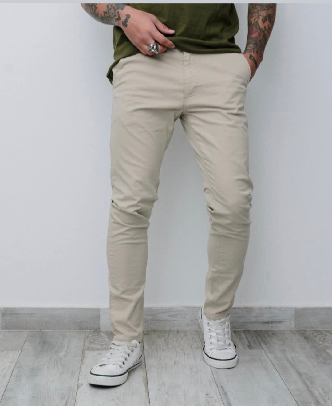 Psntalon Corte Chino en Color Beigi - Imagen 2