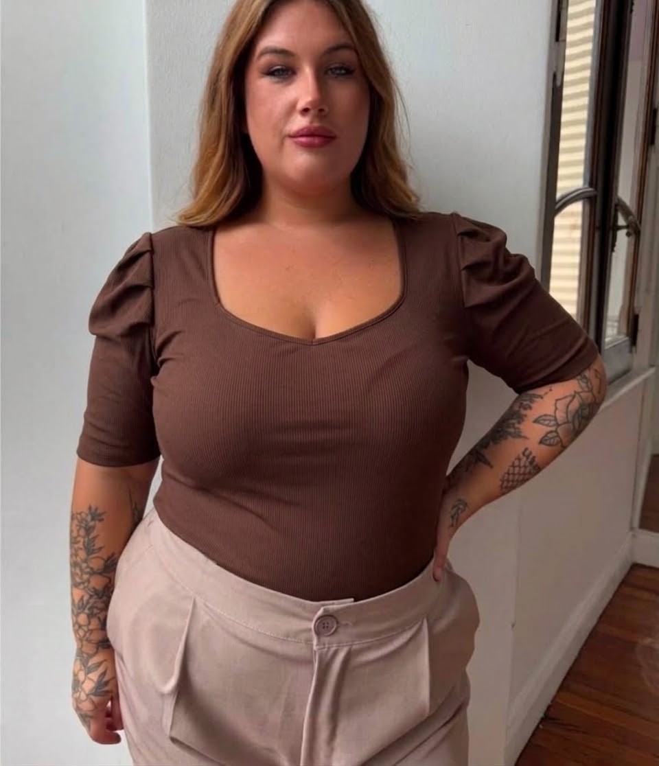 Remera Princesa Curvy Escote Diamante - Imagen 2