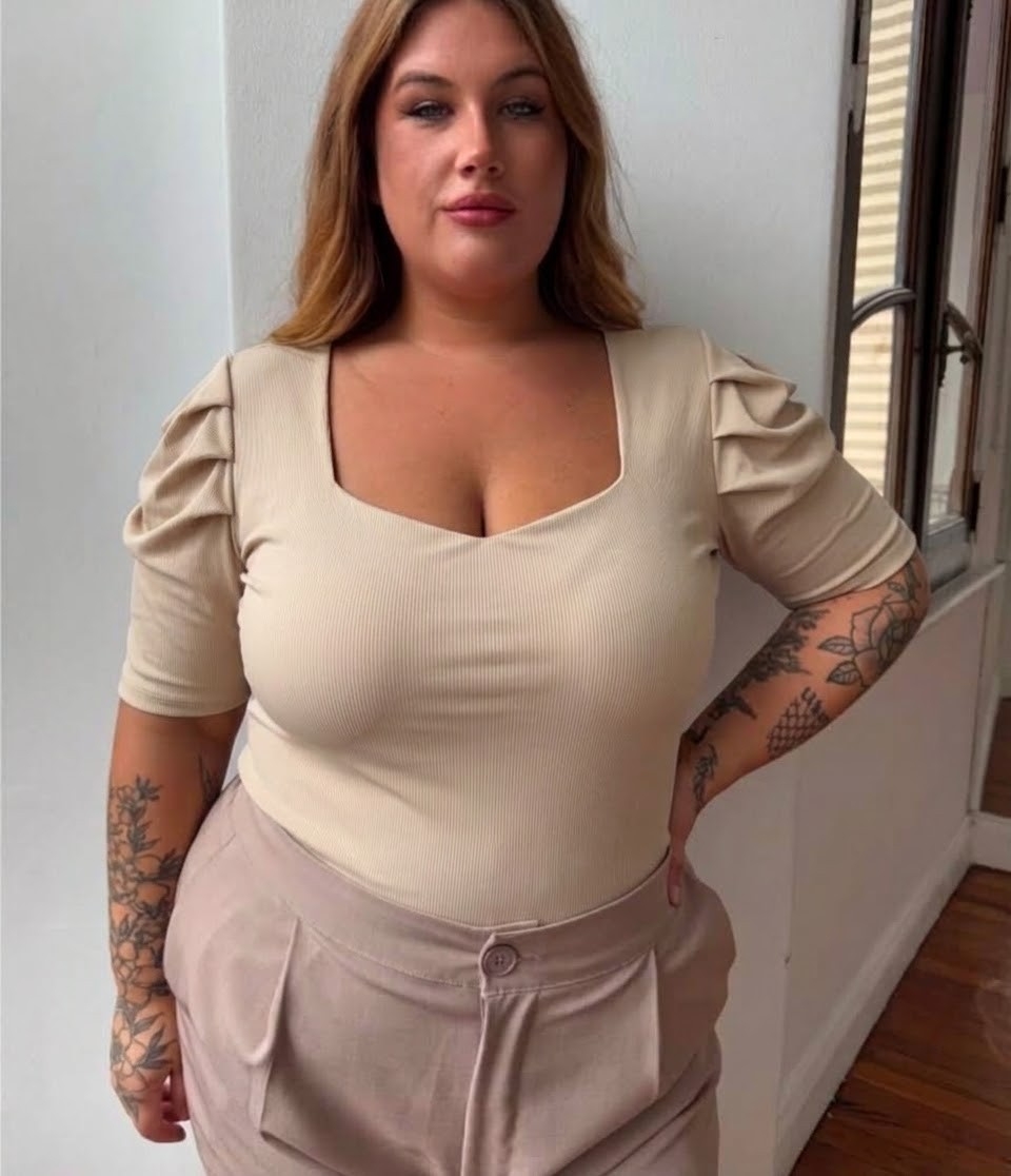 Remera Princesa Curvy Escote Diamante - Imagen 4
