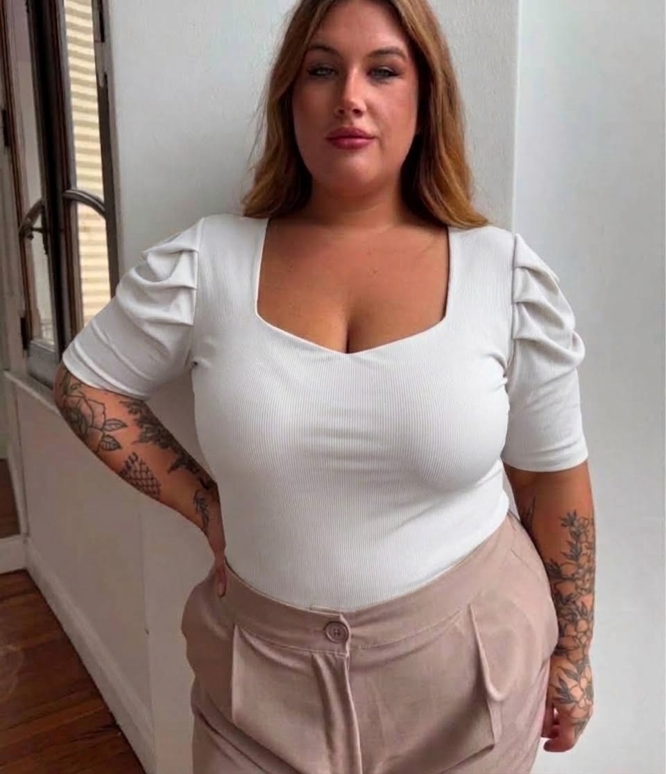 Remera Princesa Curvy Escote Diamante - Imagen 6