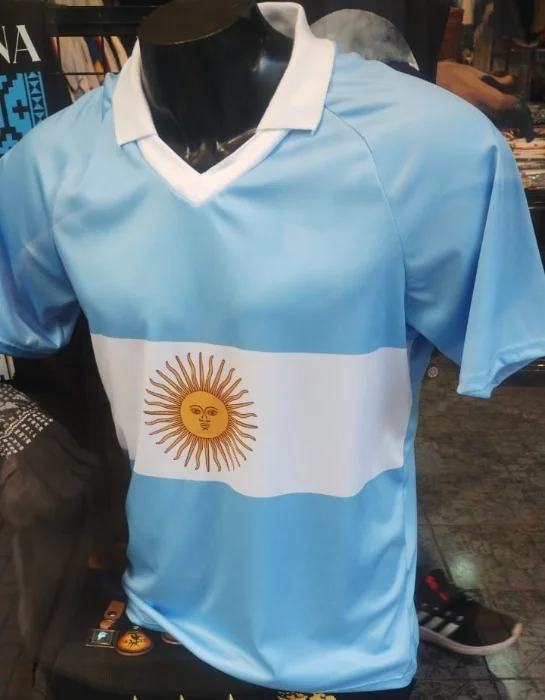 Camiseta de Argentina. la que Usaba Diego y Charly.