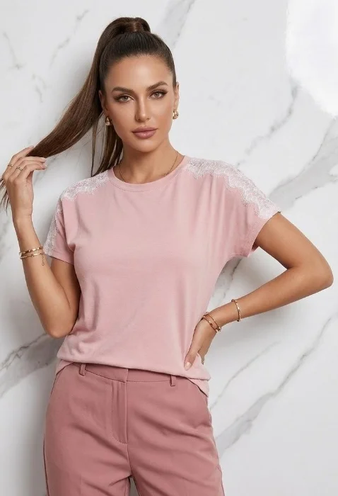 Remera con Encaje