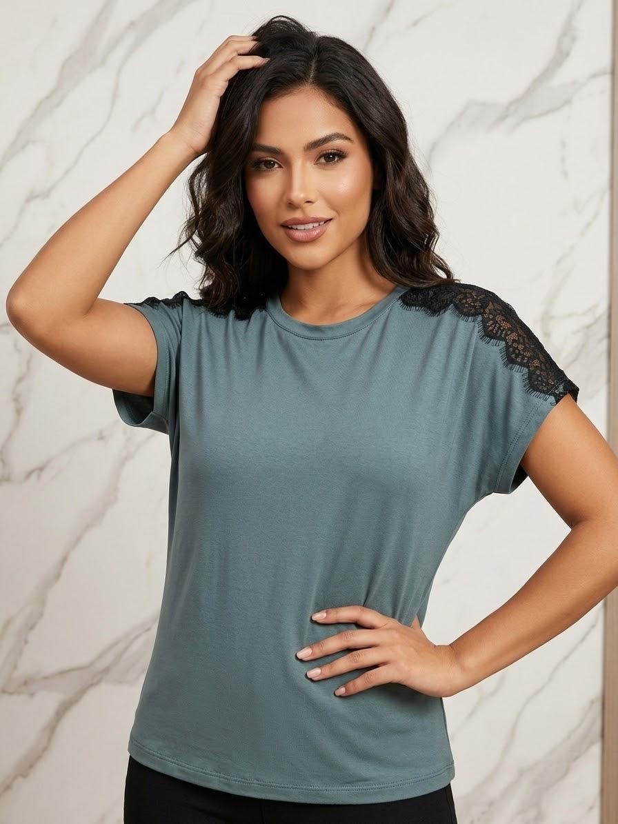 Remera con Encaje - Imagen 6