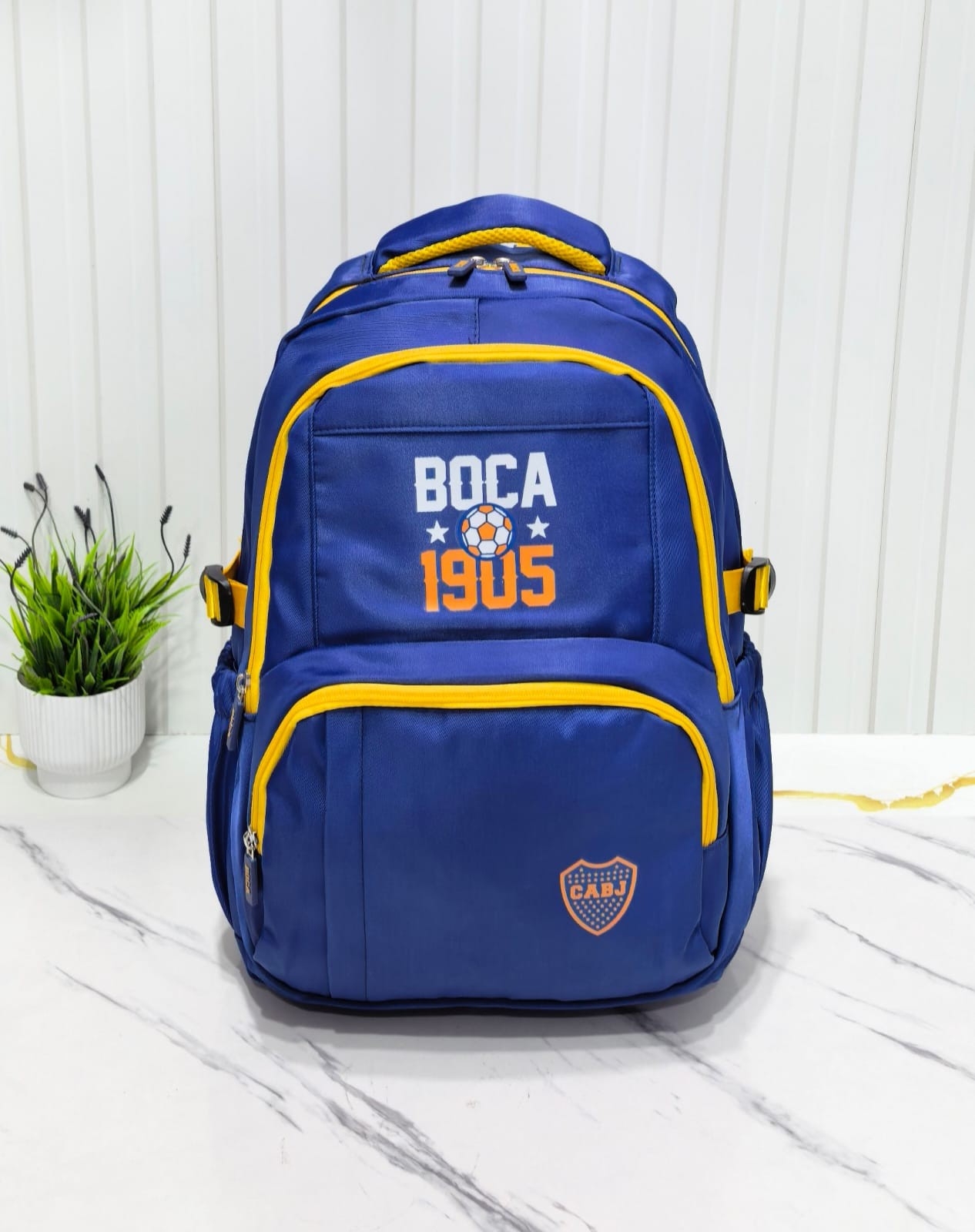 Mochilas *originales*
de *afa* , *boca* y *river* Impermeable
excelente Calidad. - Imagen 1