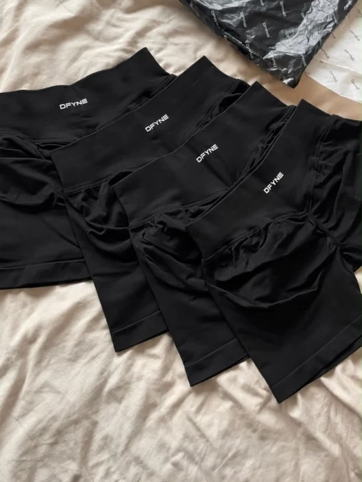 Shorts Total Black Dfyne