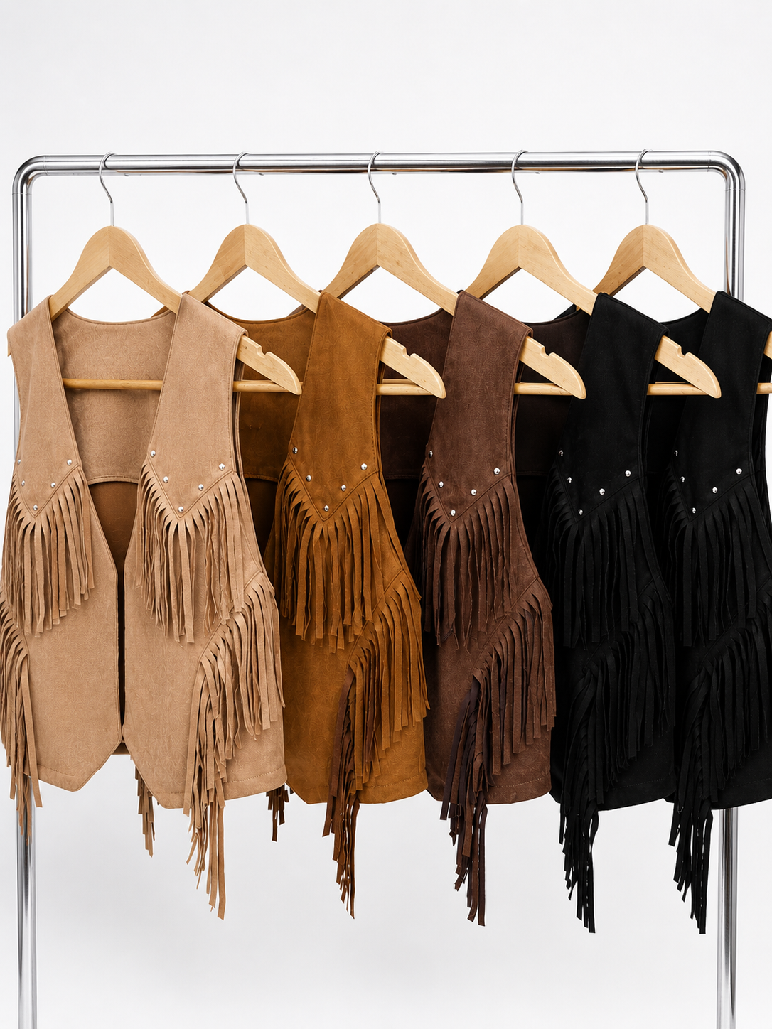 Chaleco Gamuzado con Tachas y Flecos (ch435) - ChatGPT%20Image%2029%20ago%202026%2C%2012_06_57%20p.m..png
