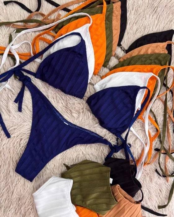 (art. 2122) Bikinis