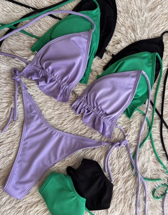 (art. 2138) Bikinis