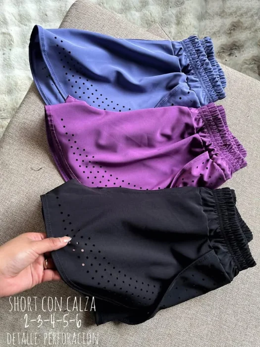 Short con Calza (detalle: Perforación)