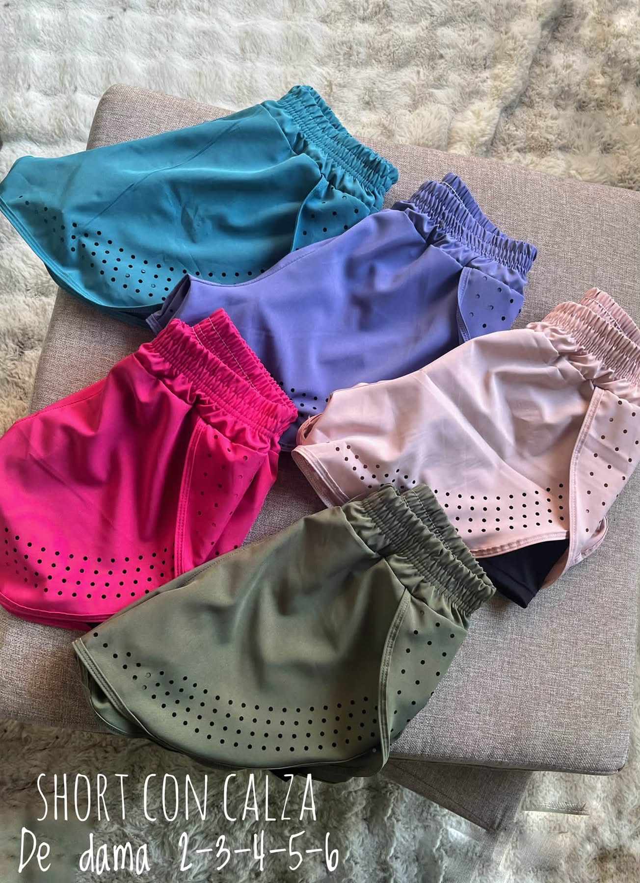 Short con Calza (detalle: Perforación) - IMG_8189.jpeg