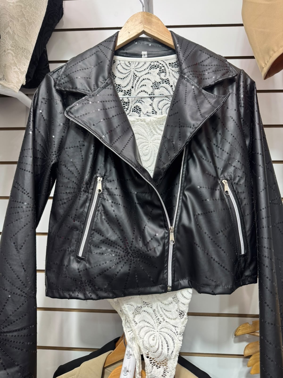 Campera Madona con Strass y Lentejuelas - Imagen 2