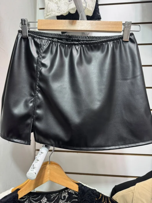 Pollera Cuerina Short