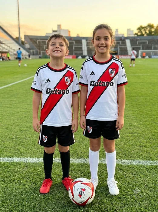 Conjunto Titular River Plate ,niño.