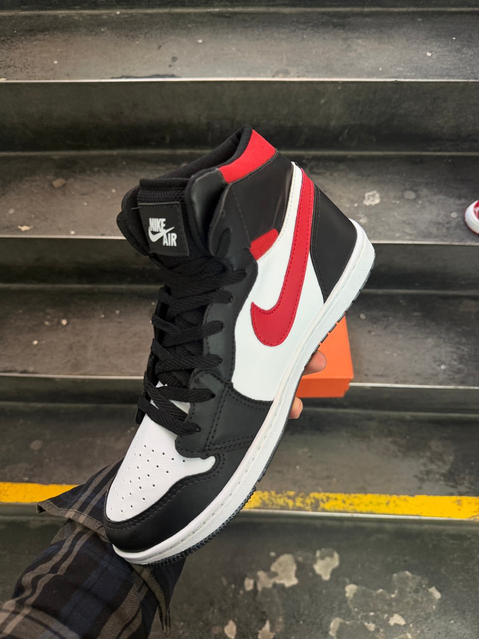 Jordan 1 Blackred - 5e611154-ce59-4451-8949-cd23aebc37f1.jpeg