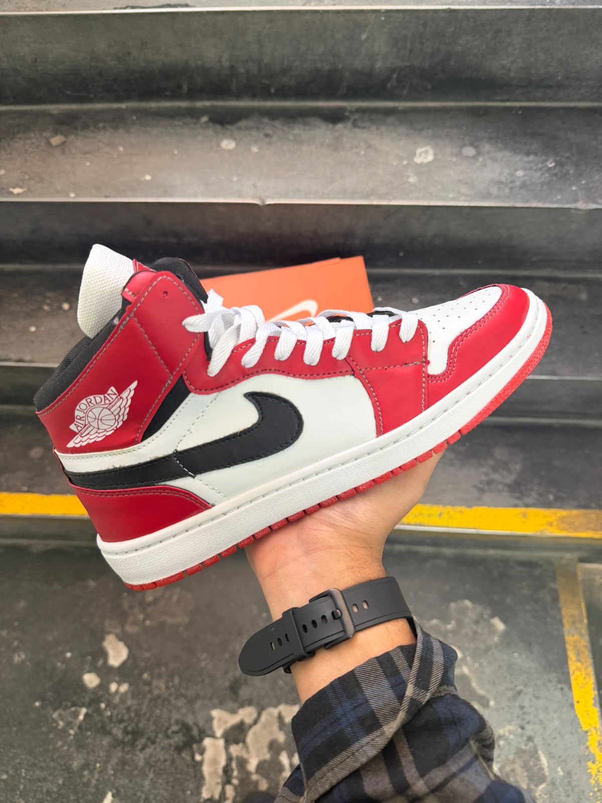 Jordan 1 Chicago - 3f57aba5-0a21-432f-b144-8765dc91c764.jpeg