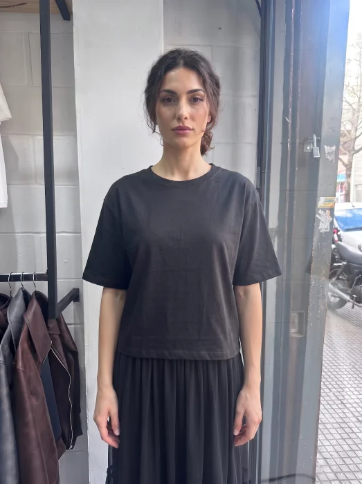 Remera Mujer Boxy Fit Algodón Premium Peinado 20/1  Cuello Redondo