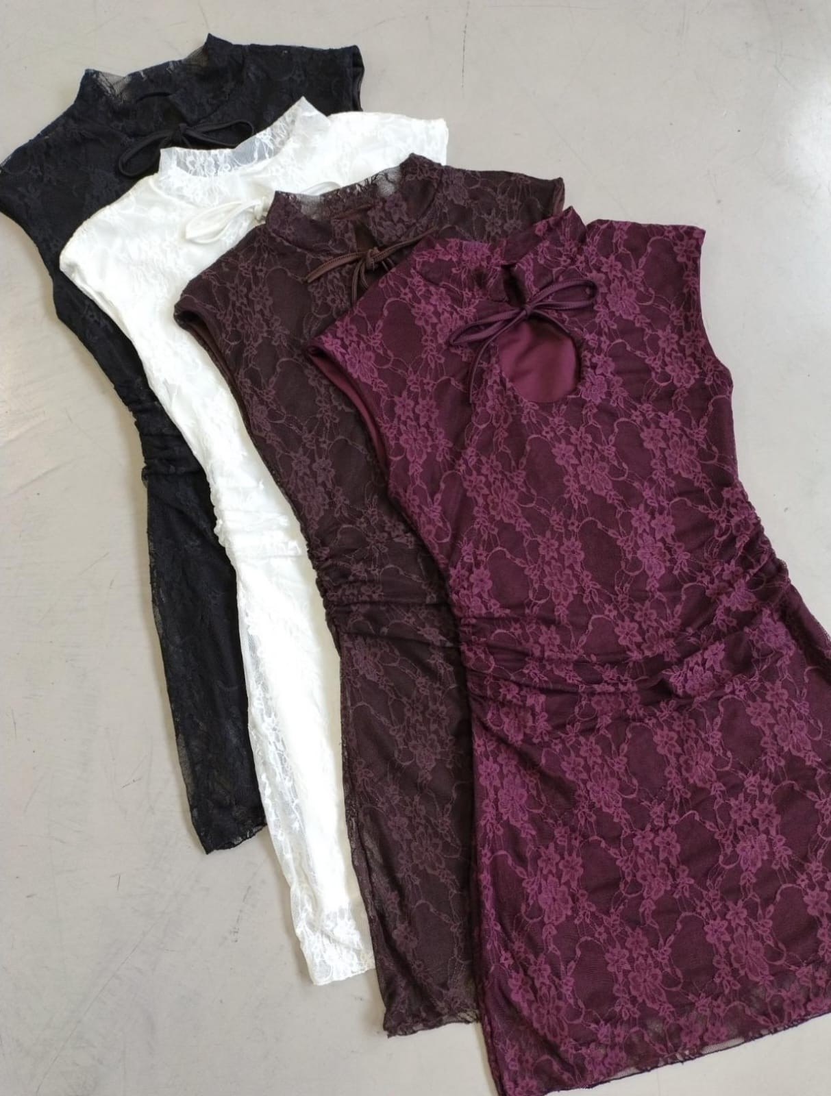 Vestido de Encaje Tendencia - Imagen 2