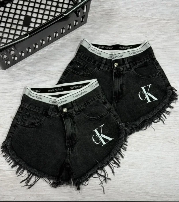 Short Desflecado y Estampado