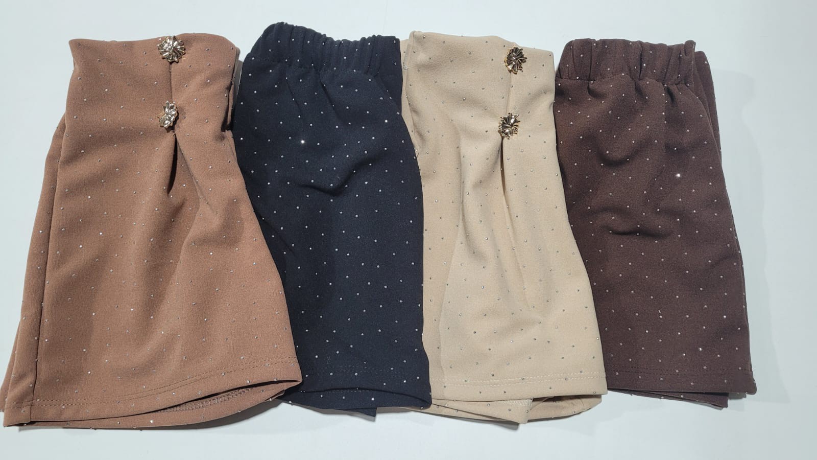 Short con Perla Dorada - Imagen 2