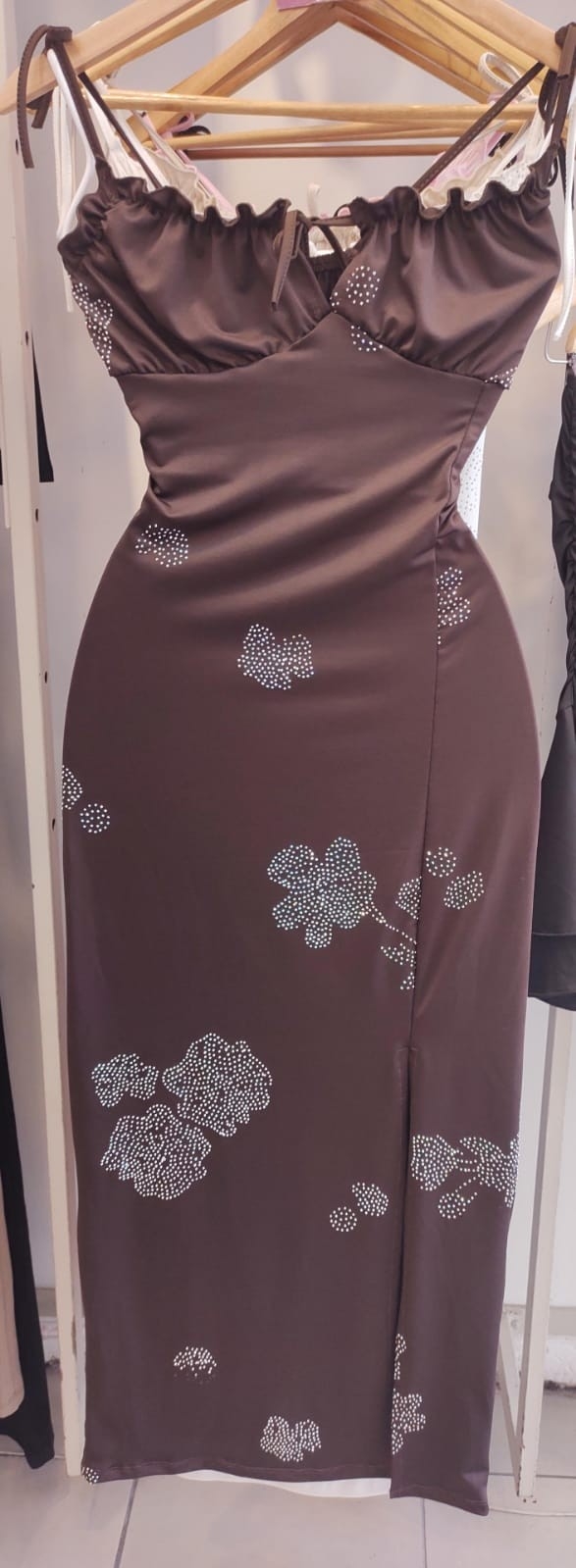 Vestido con Tajo y Detalles en Strass - Imagen 3