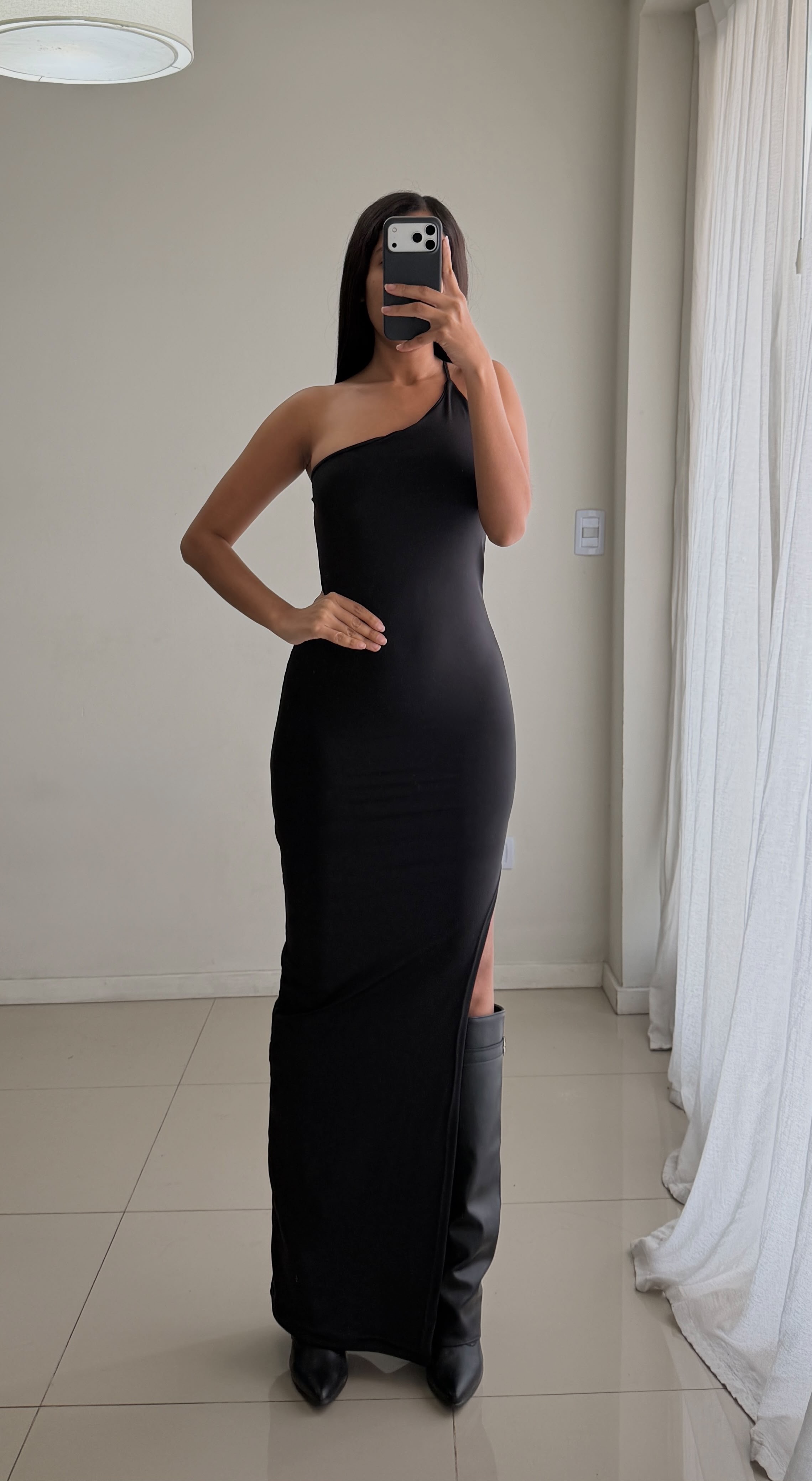 Vestido Asimétrico - 765ceac6-ee6f-4c7f-a5cf-1c974f90aa31.jpeg