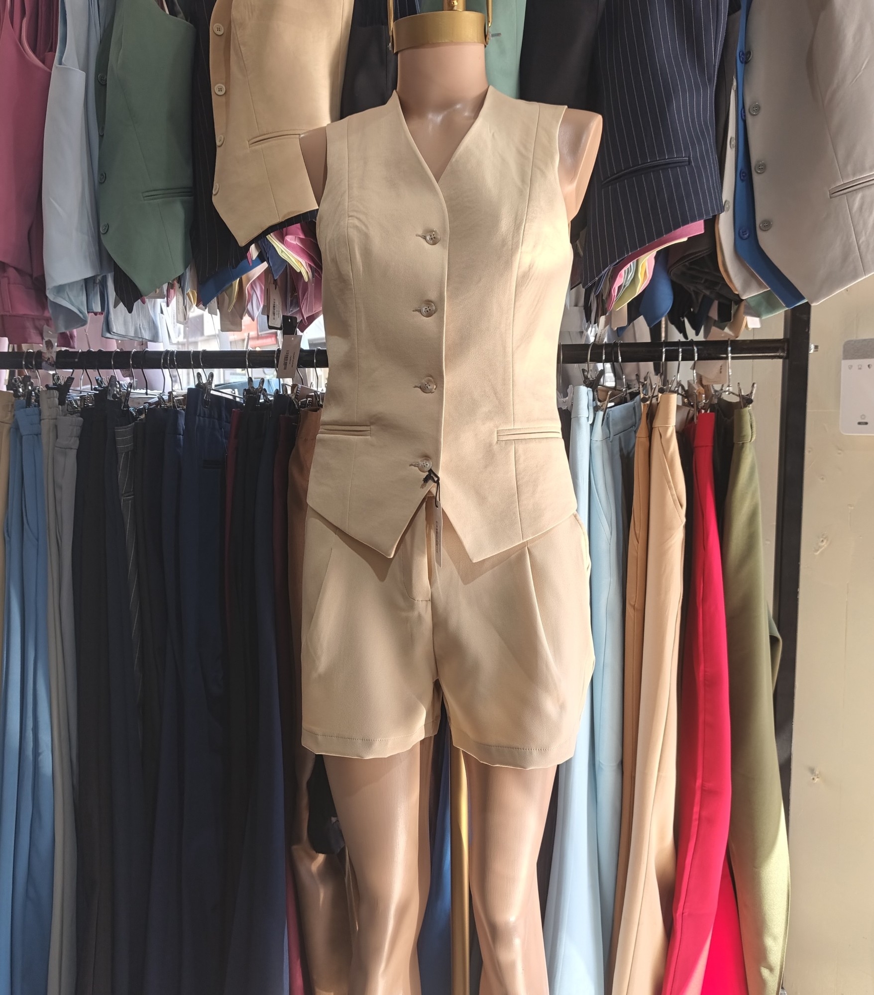 Conjunto Chaleco y Shorts Sastrero - Imagen 2