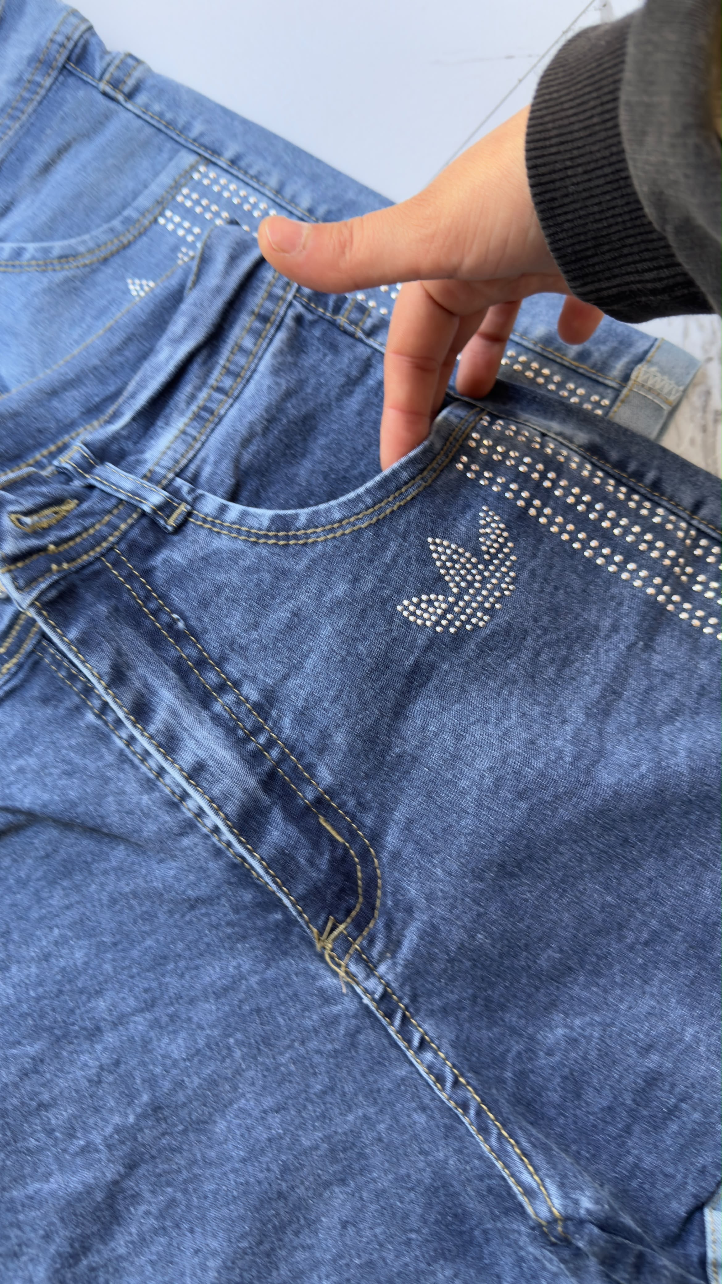 Short Jean Adi - 46a31af7-4184-4b40-a0b1-6c45456db634.jpeg