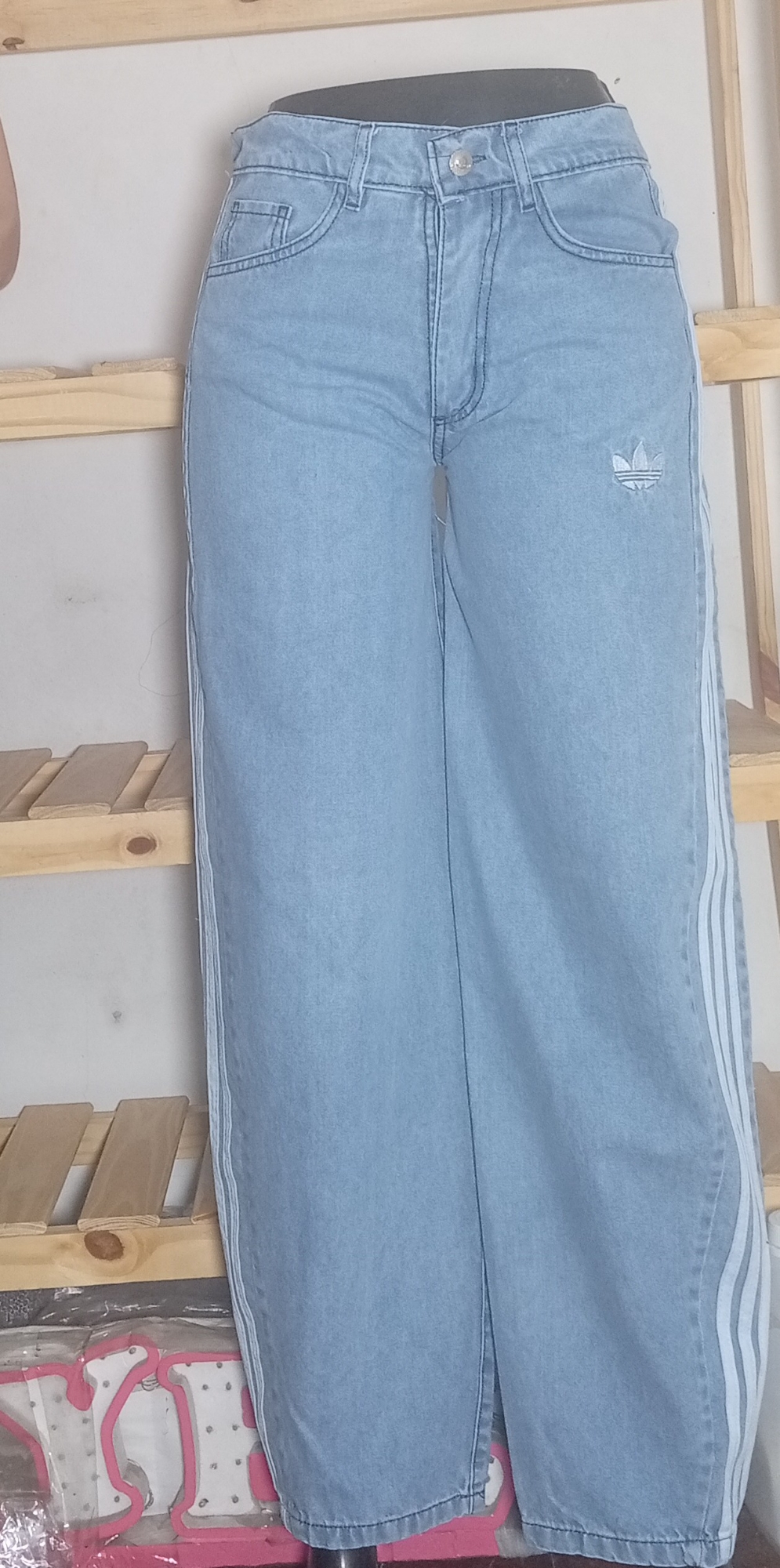 Baggy de Jean con Logo Bordado - Imagen 2