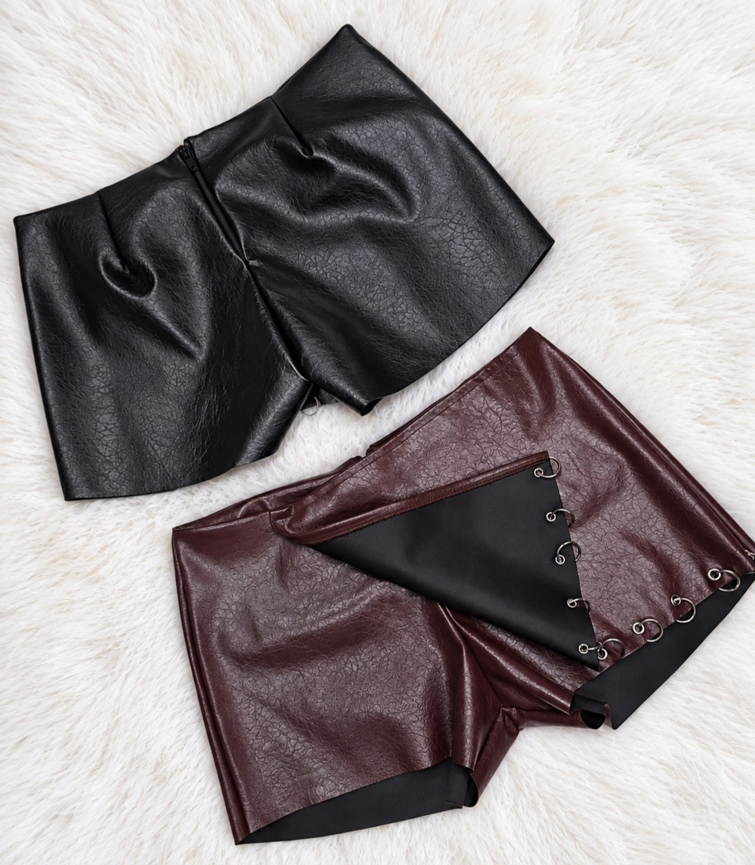 Short Pollera Ecocuero con Argollas - Imagen 3