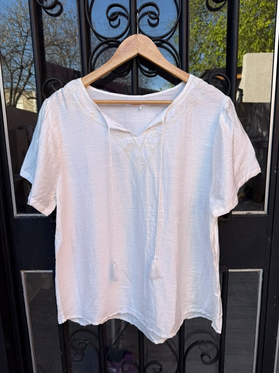 Blusa V Bordado con Flecos - Imagen 5