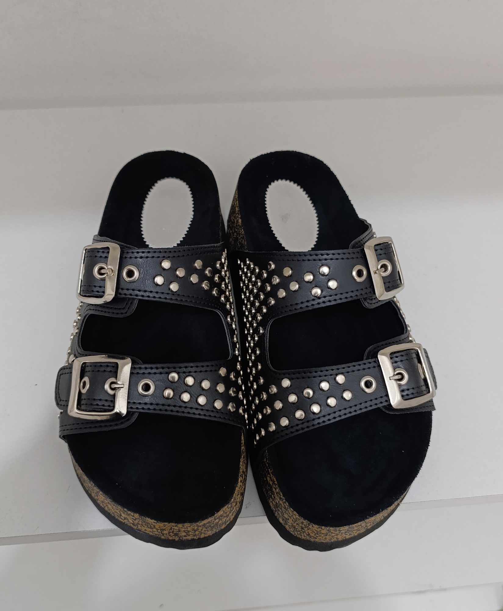 Sandalias Bajas con Base Confort y Evillas - Imagen 3