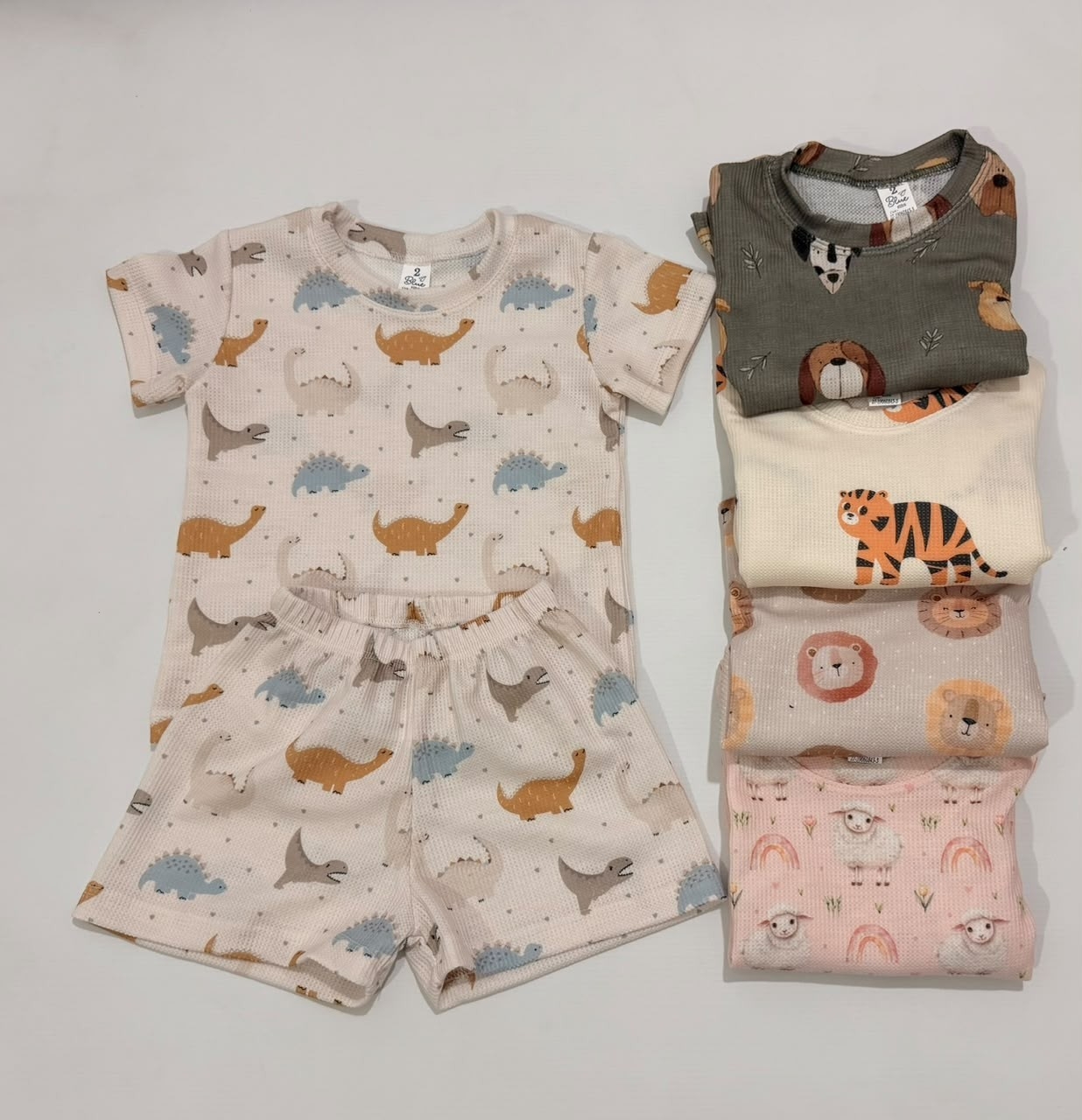 Conjunto Wafle Bebe Short Remera - Imagen 2
