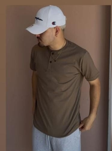 Remera con Botones - Imagen 2
