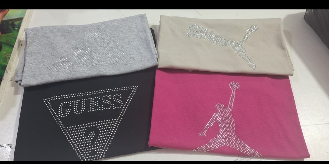 Remeras Especiales con Stras - Imagen 3