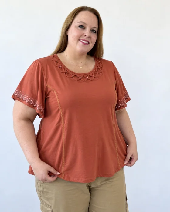 Remera Collar Evace