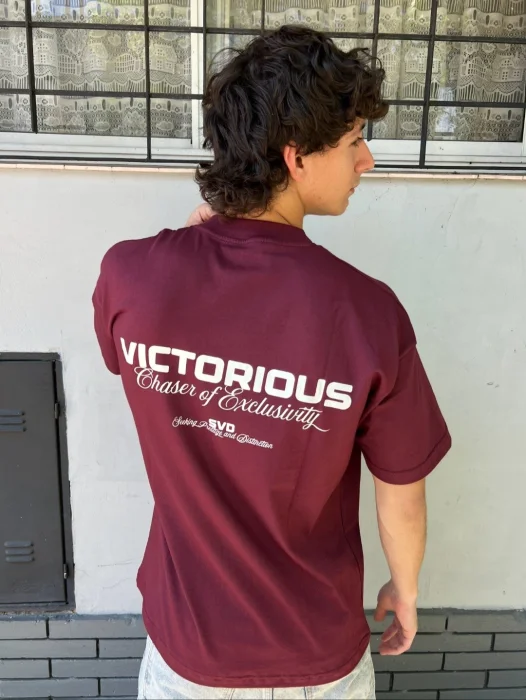 Remera Oversize Victorious
