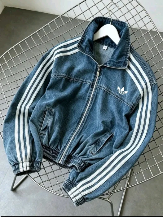 Campera Adi Logo Estampado