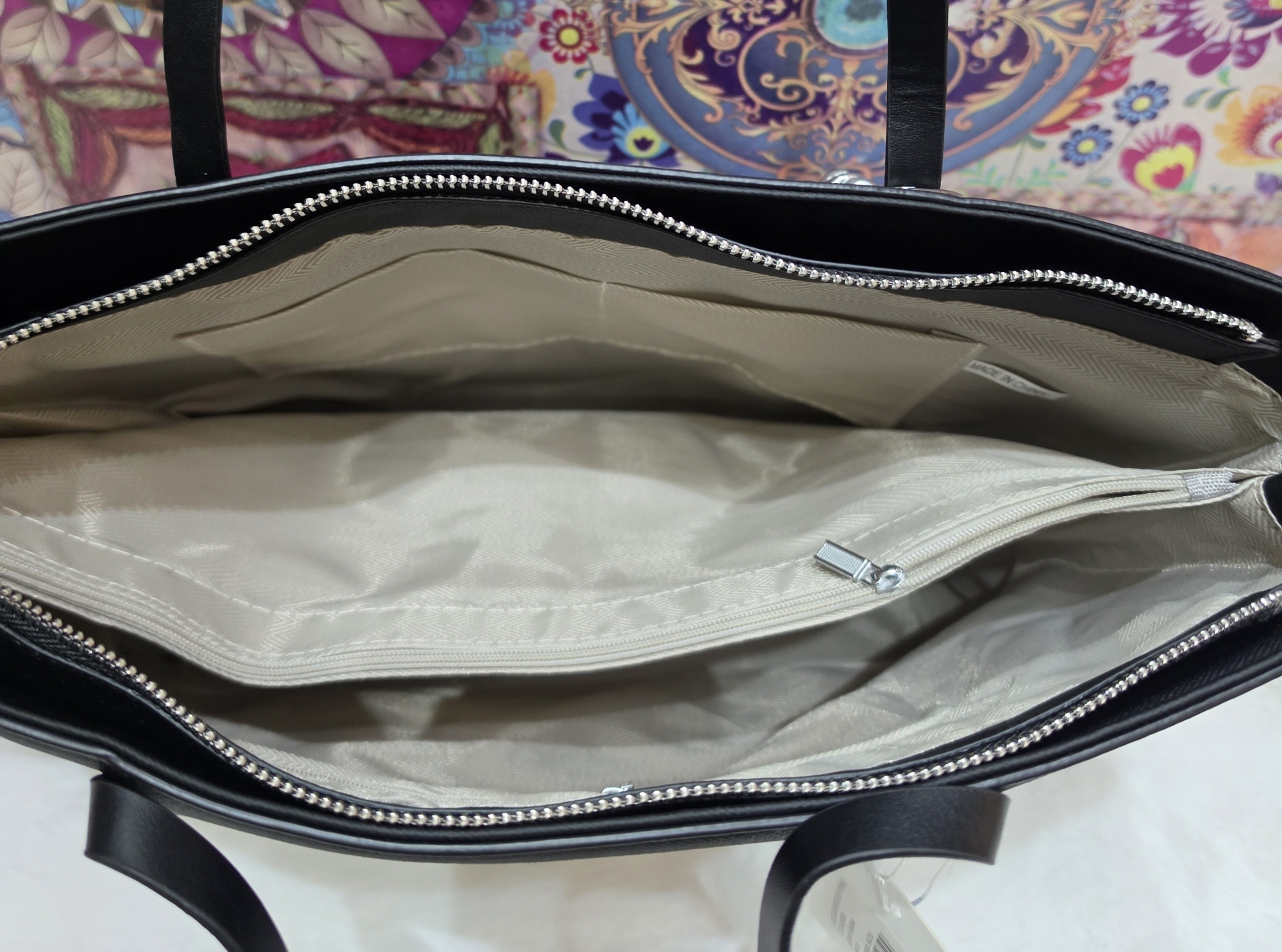 Cartera Morral de Excelente Calidad en Cuero Pu con Llavero Desmontable - Imagen 9