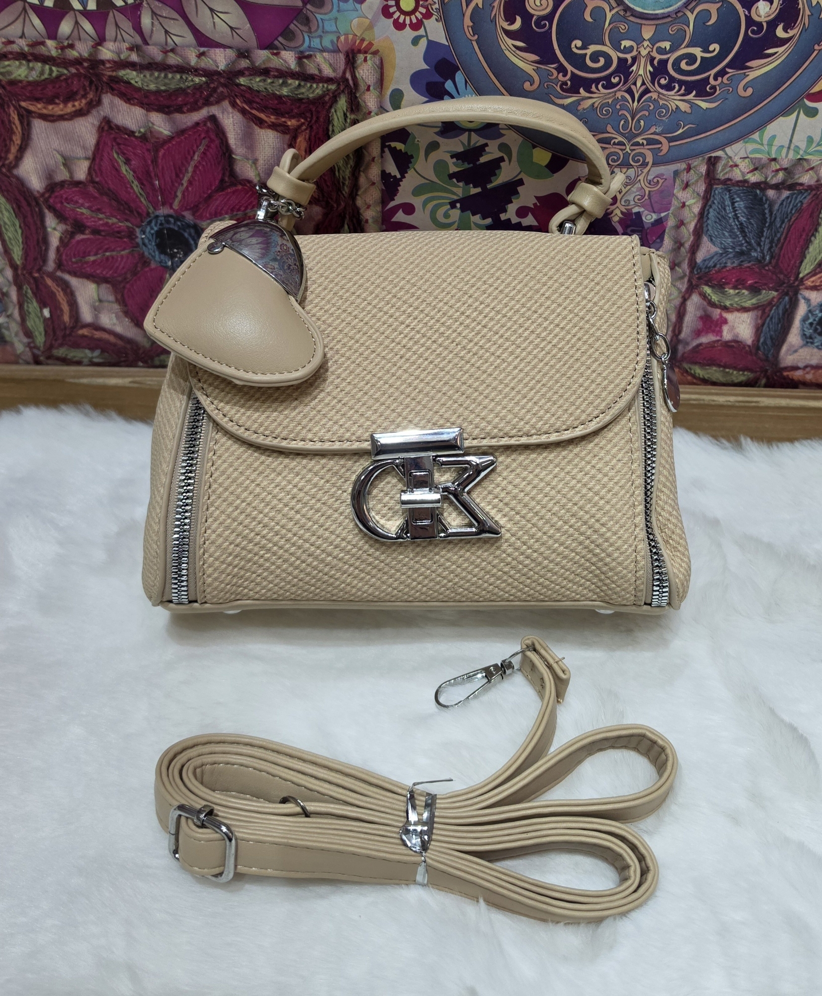 Carterita Morral Excelente Calidad con Tira Larga Desmontable y Llavero - Imagen 4