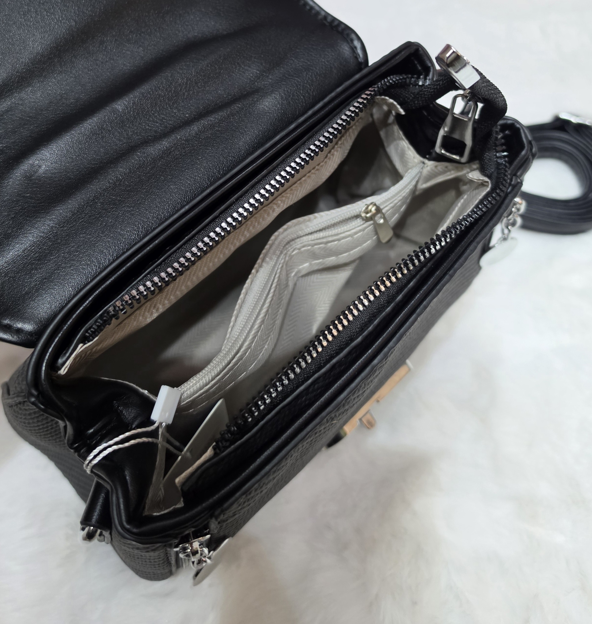 Carterita Morral Excelente Calidad con Tira Larga Desmontable y Llavero - Imagen 9