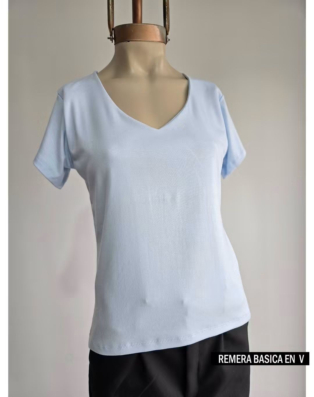 S.remera Basica en V - Imagen 3
