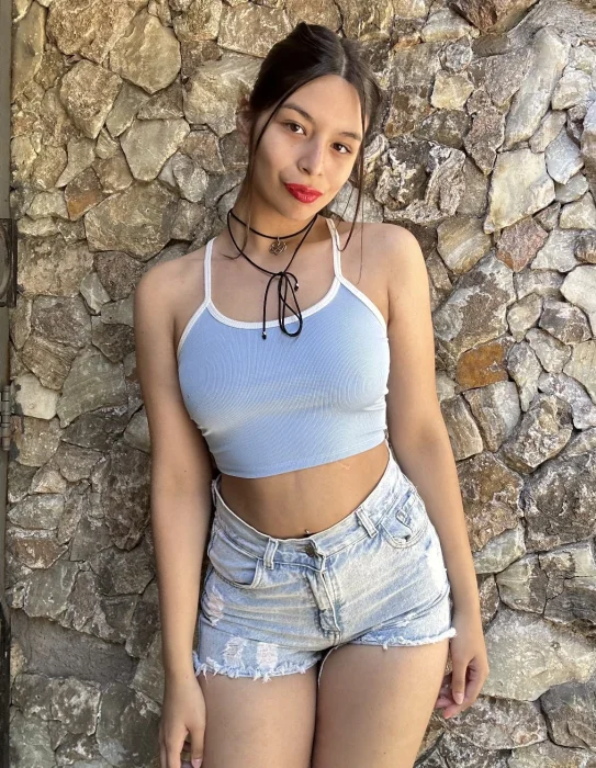 Top Cloe