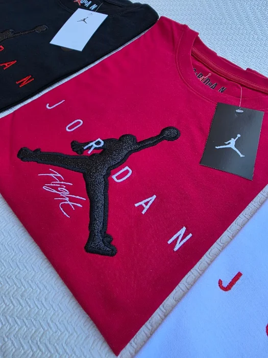 Remera Jordan Bordada Algodon Peinado