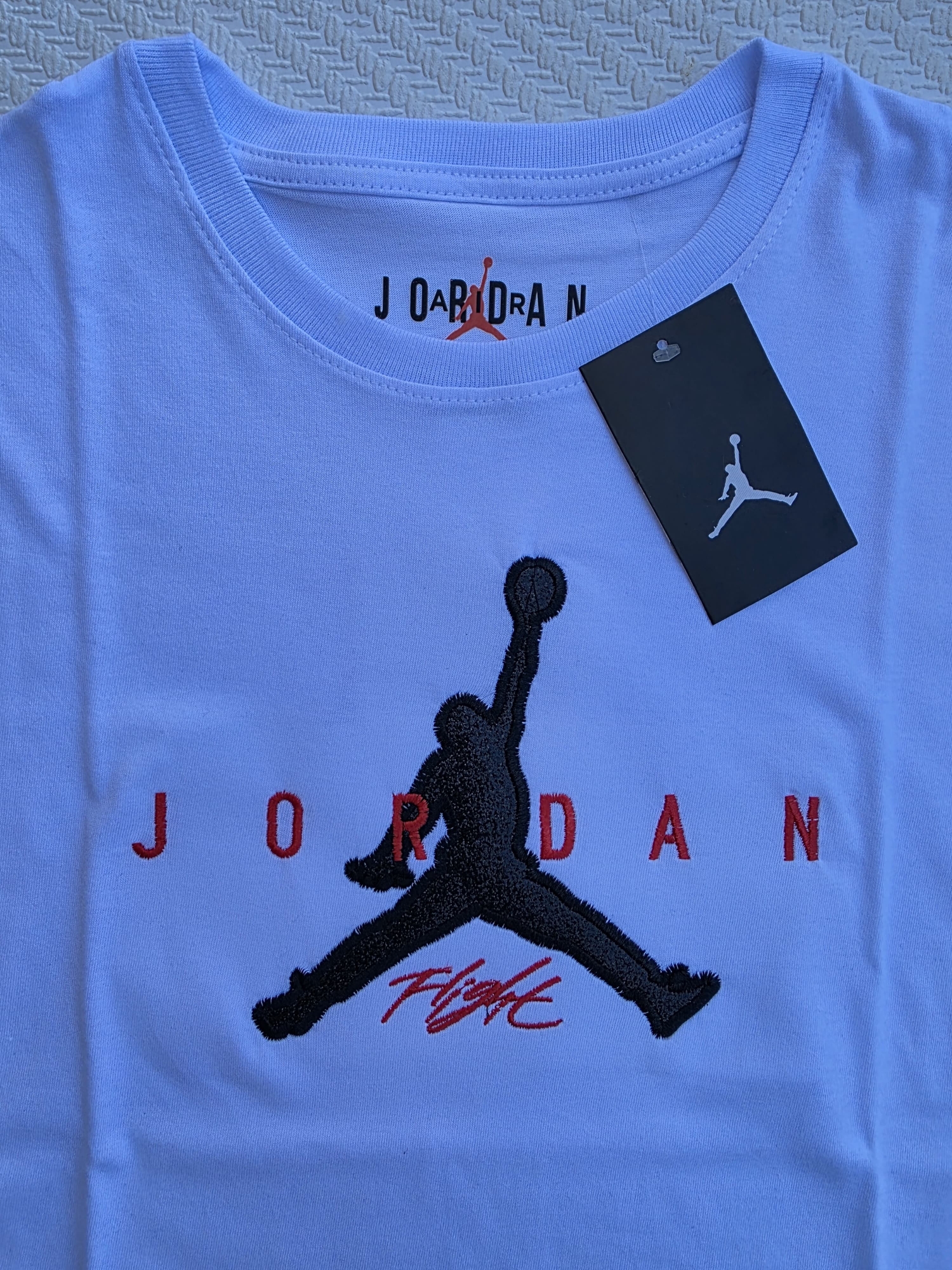 Remera Jordan Bordada Algodon Peinado - Imagen 6