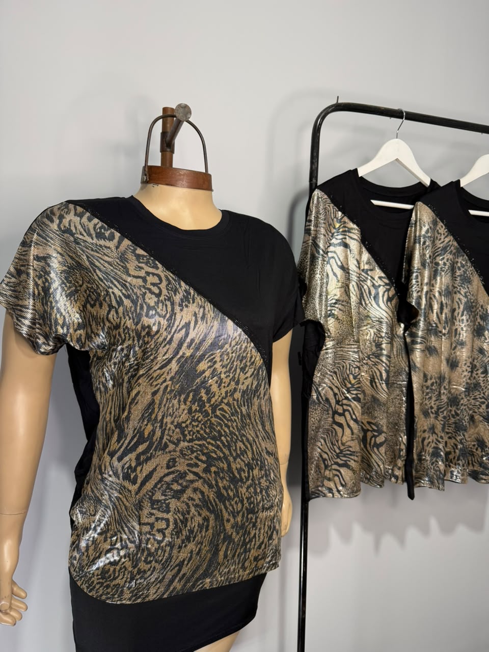 Importado Blusa Animal Combinada Strass - WhatsApp%20Image%202026-09-20%20at%201.29.19%20PM%20(1).jpeg