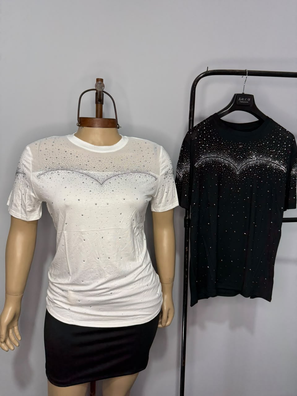 Importado Blusa Tul Strass V - WhatsApp%20Image%202026-09-20%20at%201.29.21%20PM.jpeg
