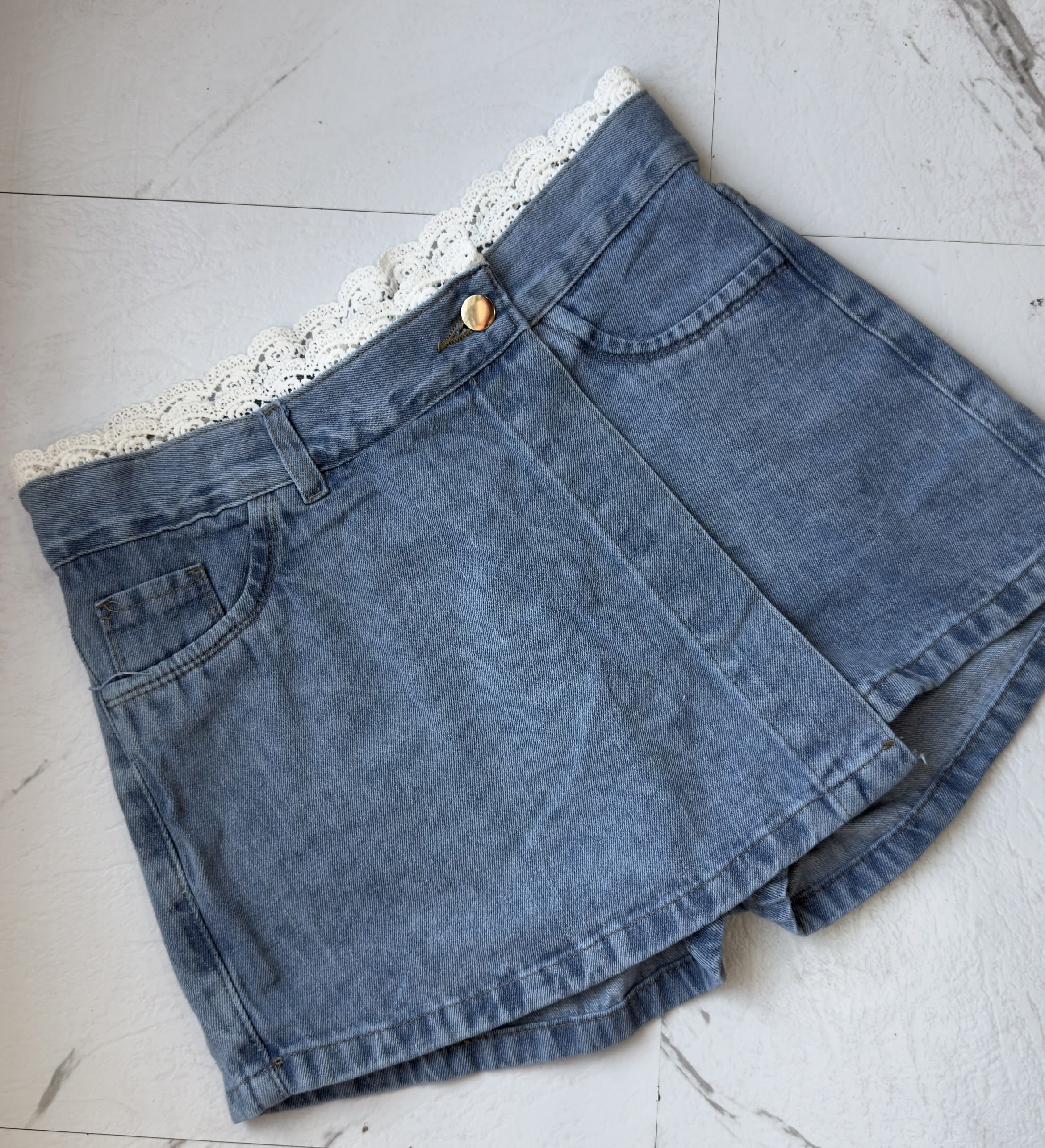 Pollera Short Encaje - 516a80f6-9e93-41f3-876d-bc041edbb010.jpeg