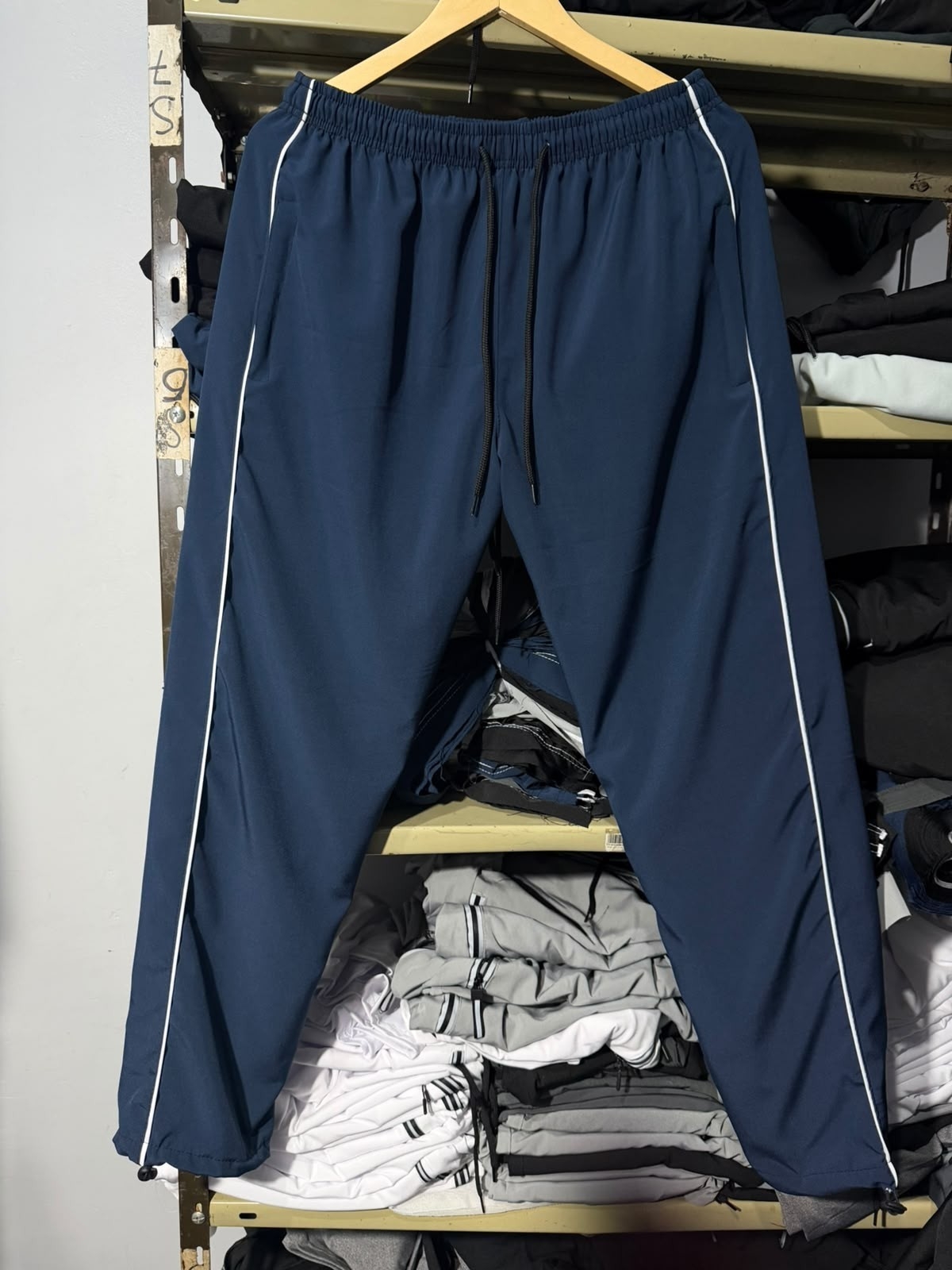 Pantalón Rompeviento Clasico - Imagen 2