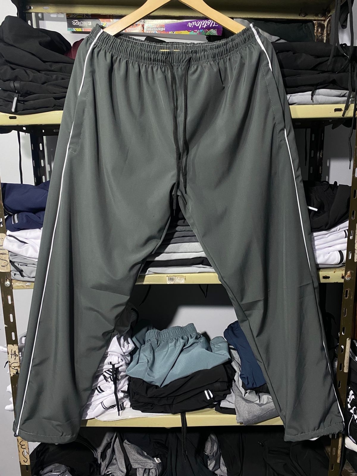 Pantalón Rompeviento Clasico - Imagen 3
