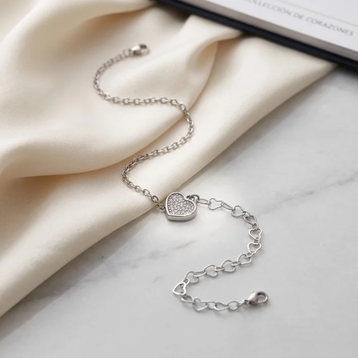 Pulsera de Corazon con Micropave  y Cadena en Corazones